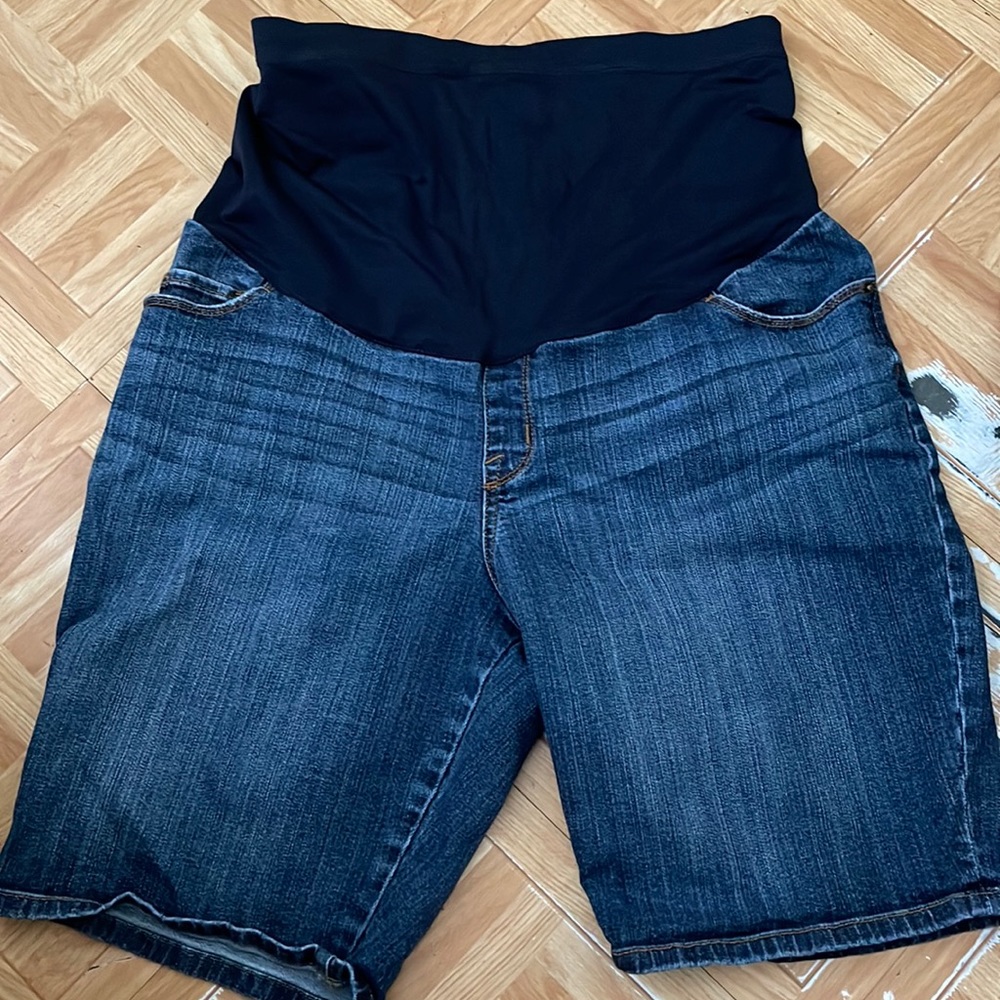 Used lizlange maternity Jean shorts